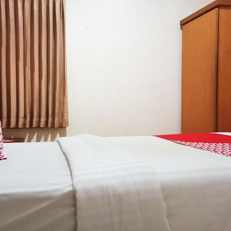 Capital O 142 Hotel Al Furqon Syariah Palembang Ngoại thất bức ảnh
