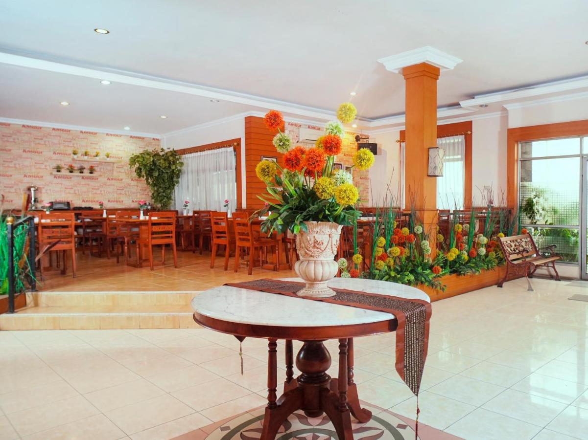 Capital O 142 Hotel Al Furqon Syariah Palembang Ngoại thất bức ảnh