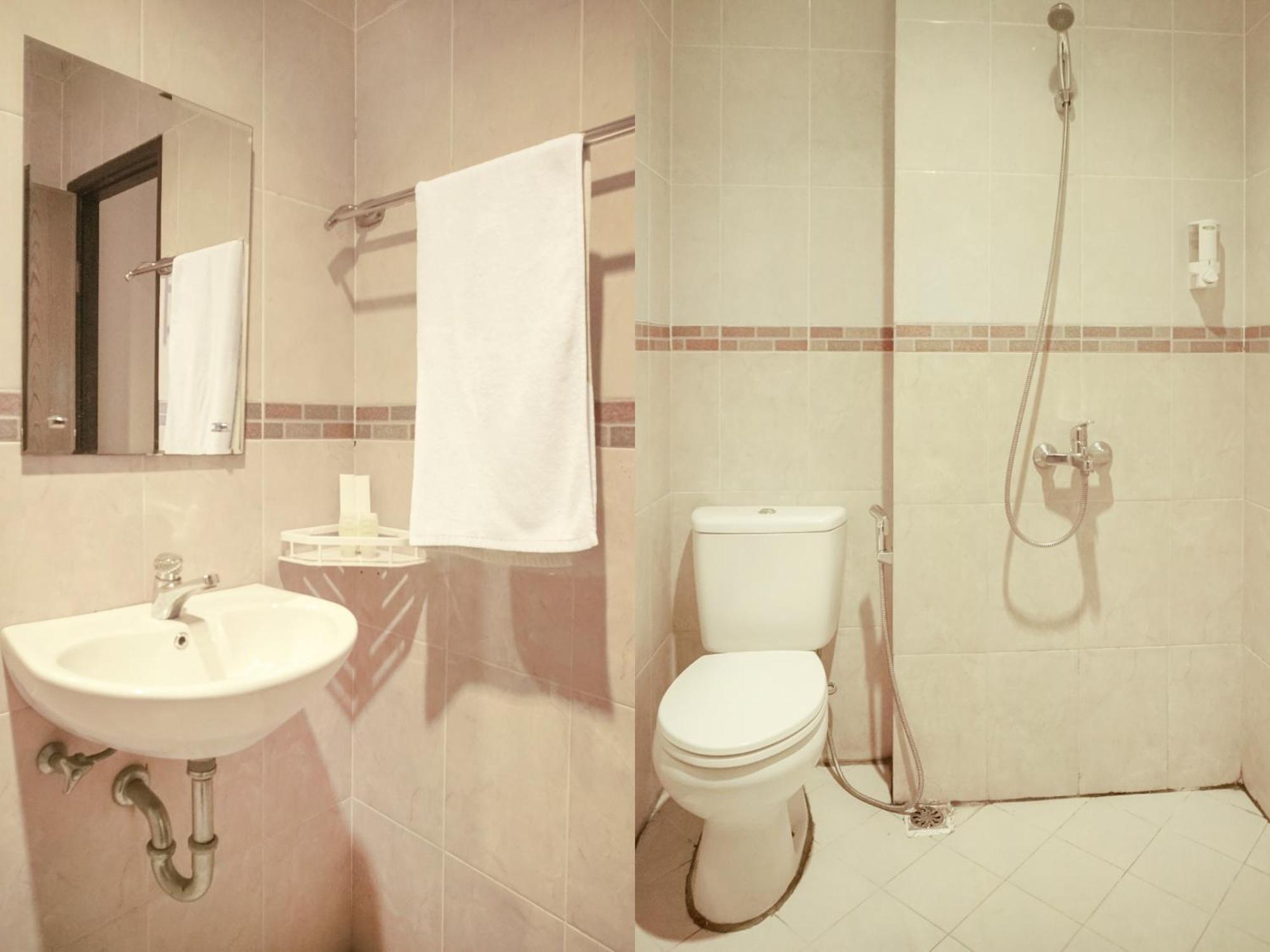 Capital O 142 Hotel Al Furqon Syariah Palembang Ngoại thất bức ảnh
