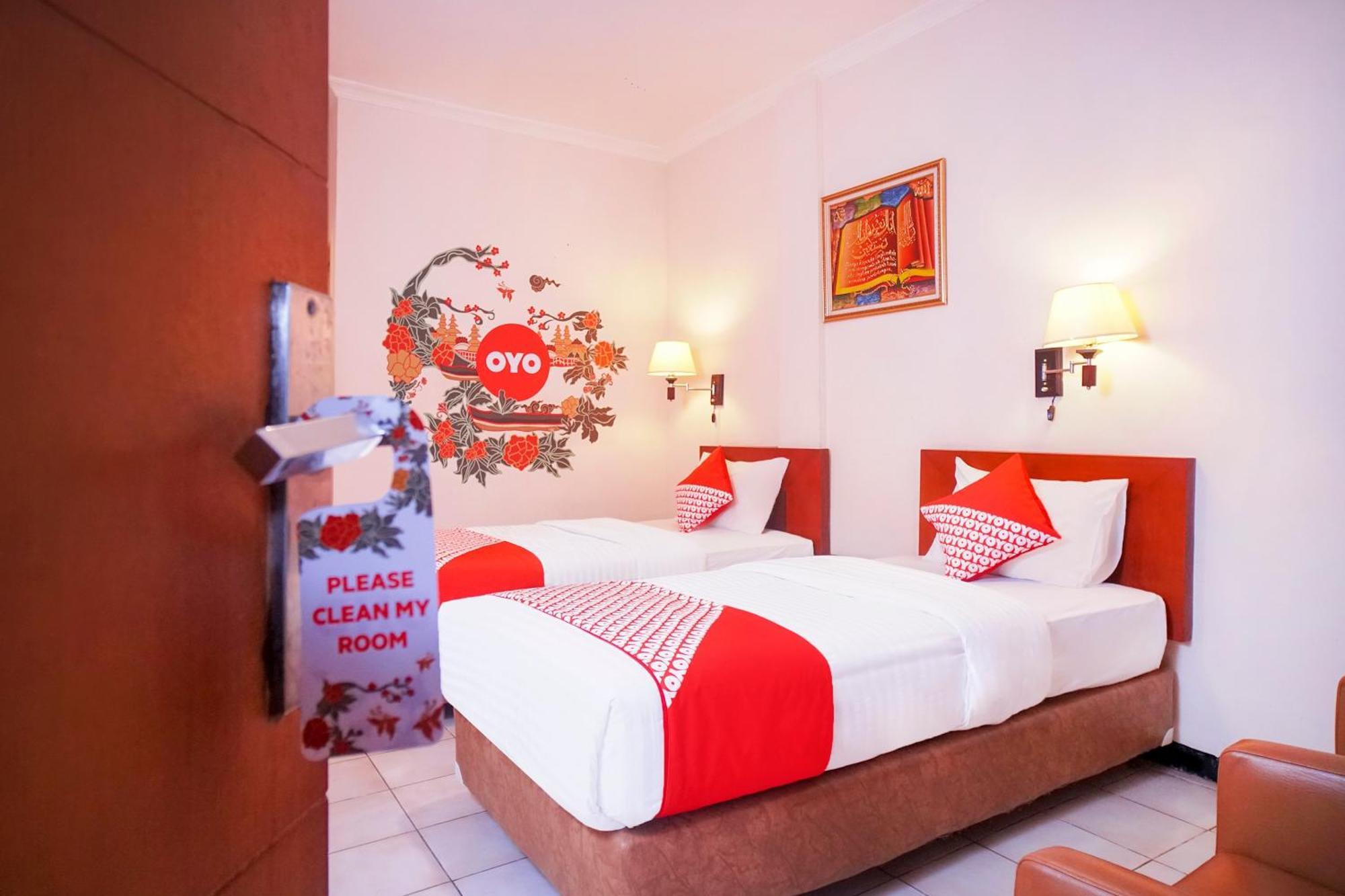 Capital O 142 Hotel Al Furqon Syariah Palembang Ngoại thất bức ảnh