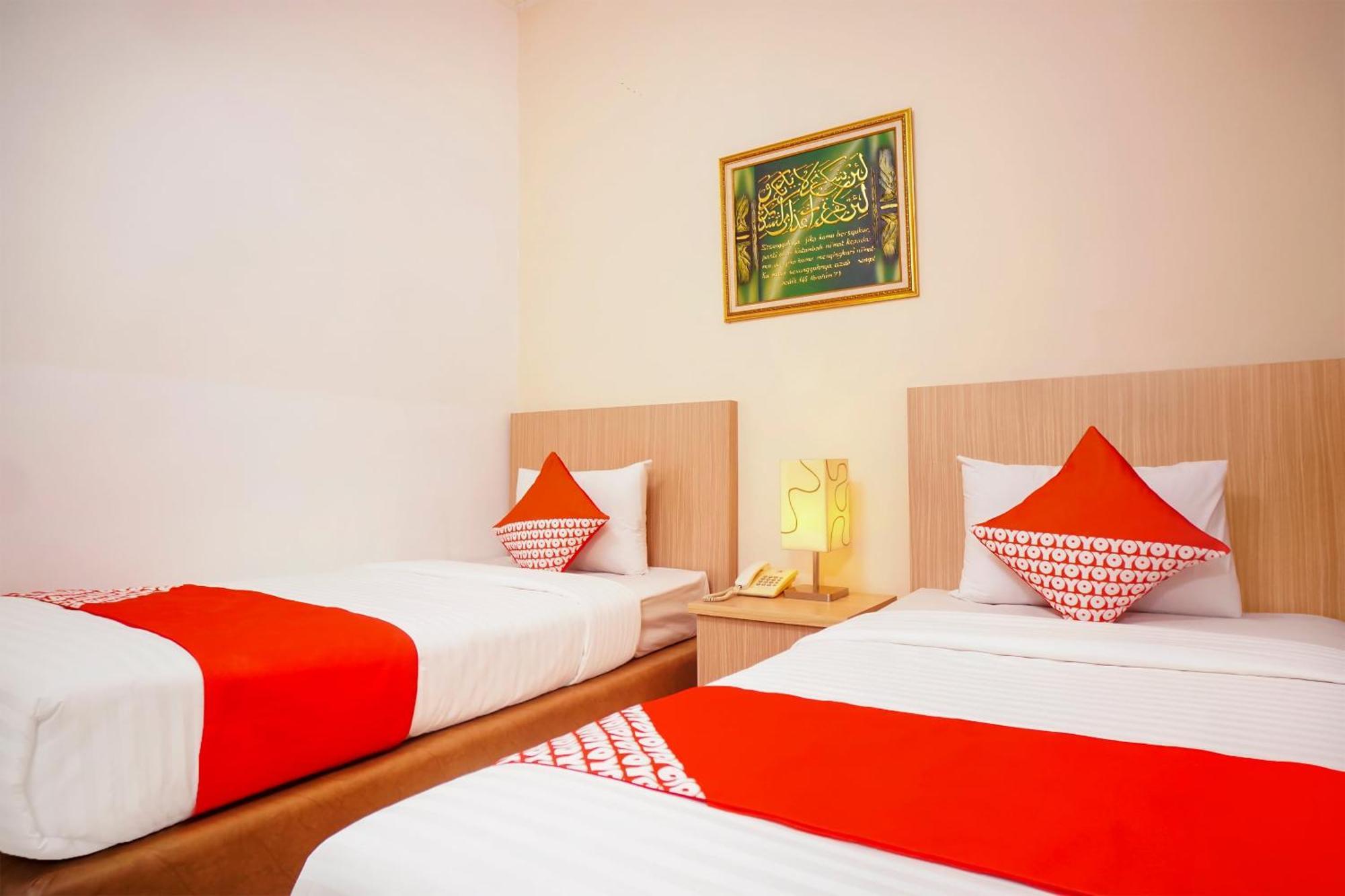 Capital O 142 Hotel Al Furqon Syariah Palembang Ngoại thất bức ảnh