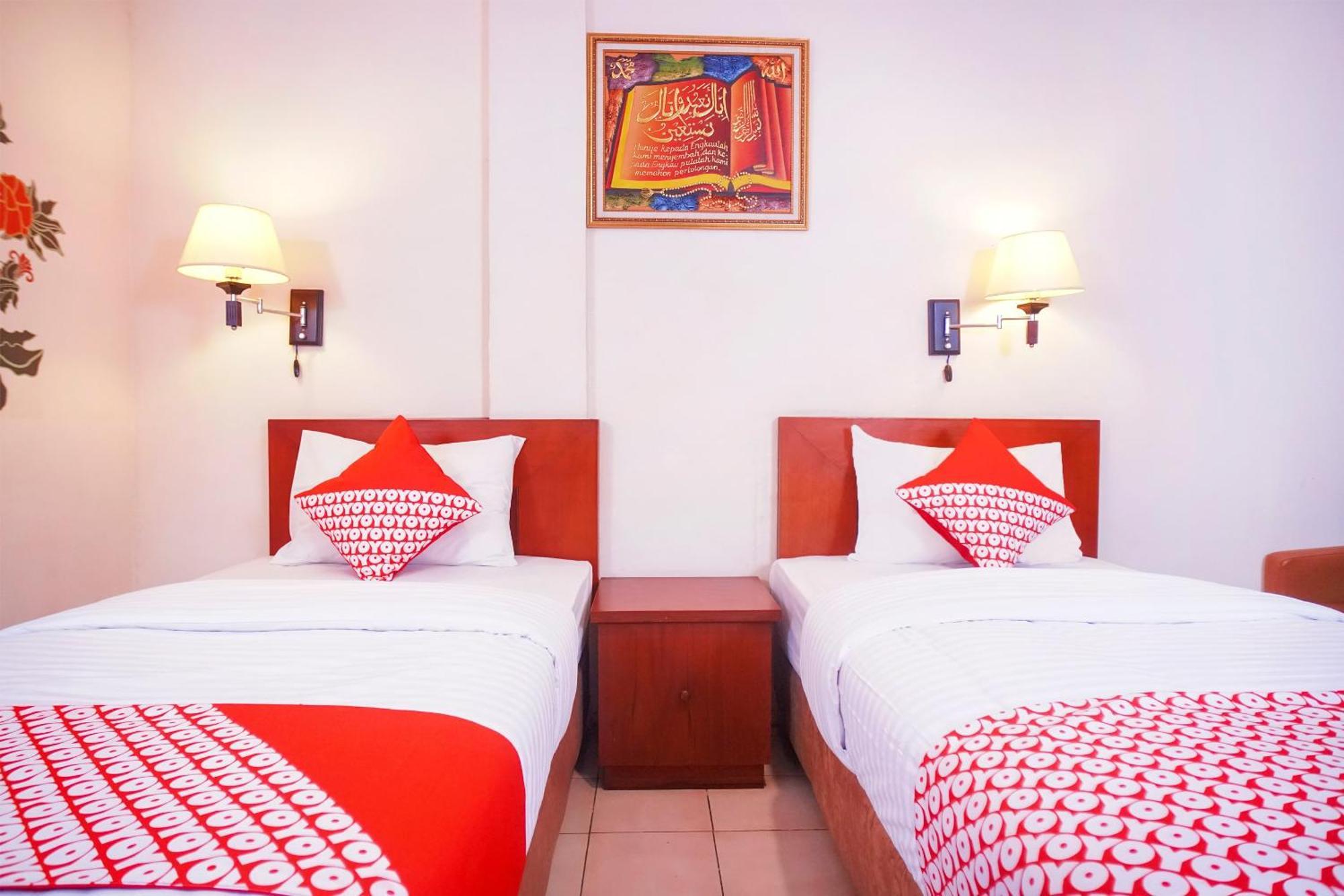 Capital O 142 Hotel Al Furqon Syariah Palembang Ngoại thất bức ảnh