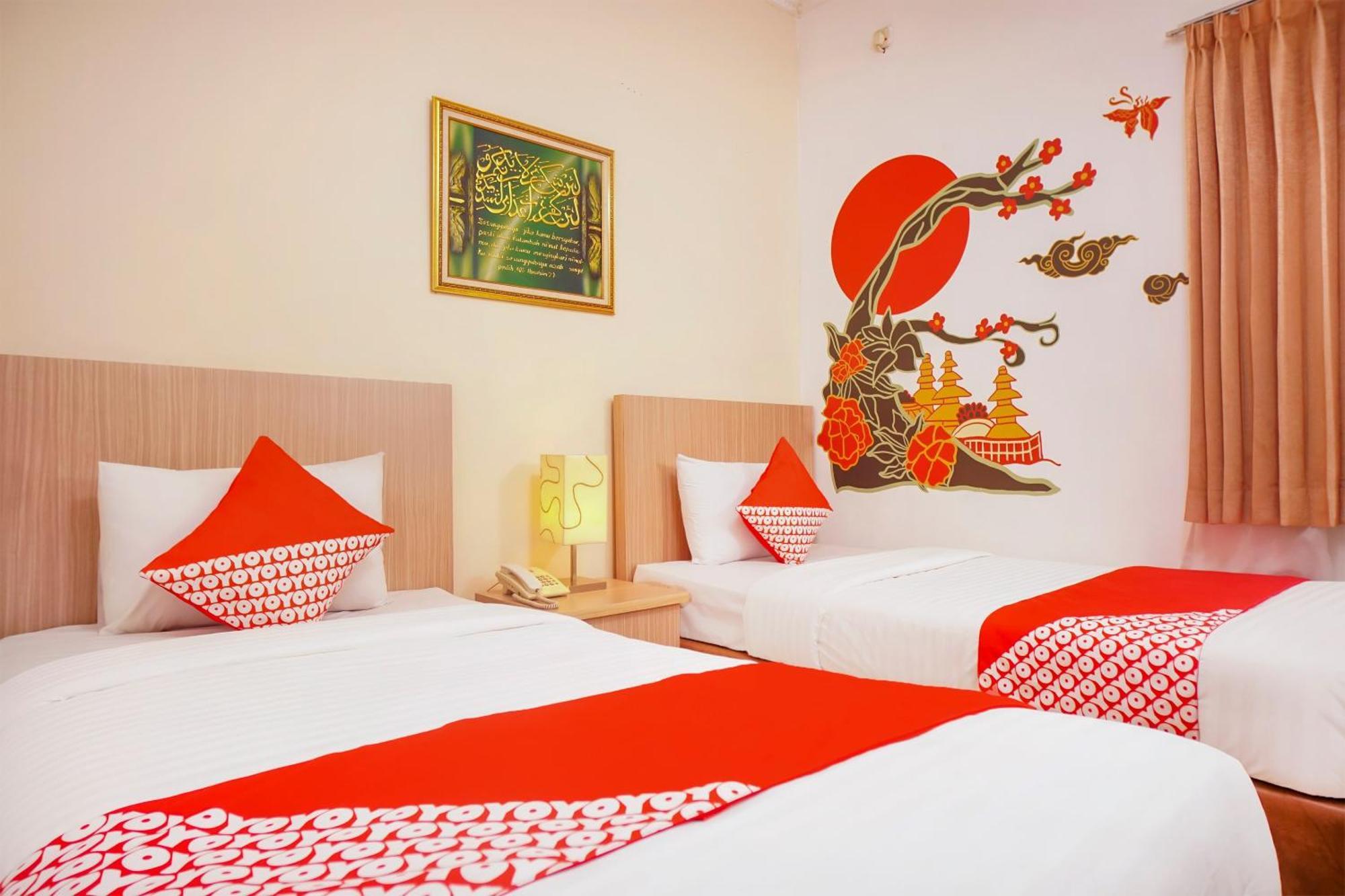 Capital O 142 Hotel Al Furqon Syariah Palembang Ngoại thất bức ảnh