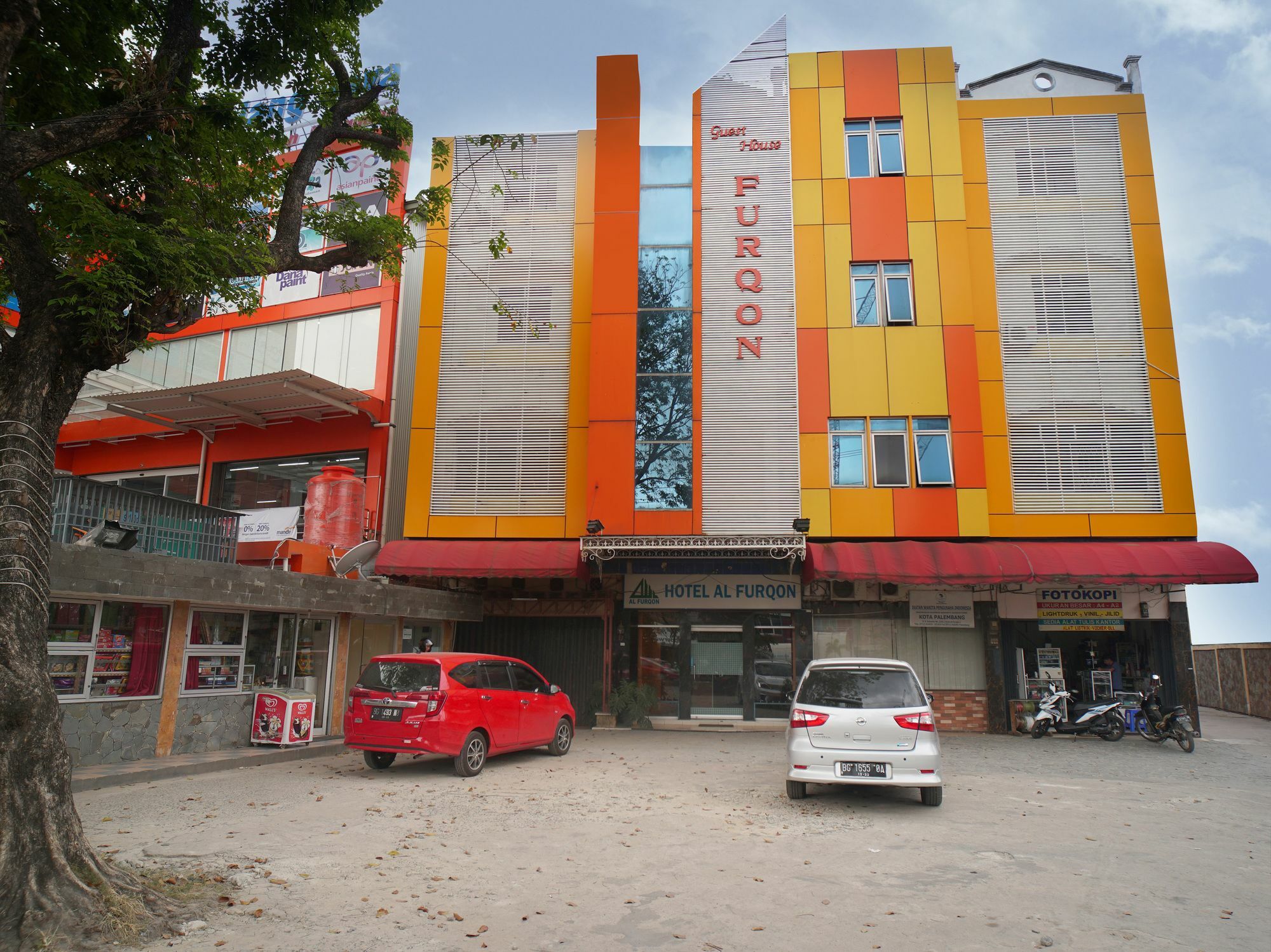 Capital O 142 Hotel Al Furqon Syariah Palembang Ngoại thất bức ảnh